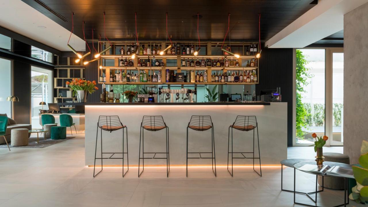 We Me Suite Hotel Riccione Buitenkant foto